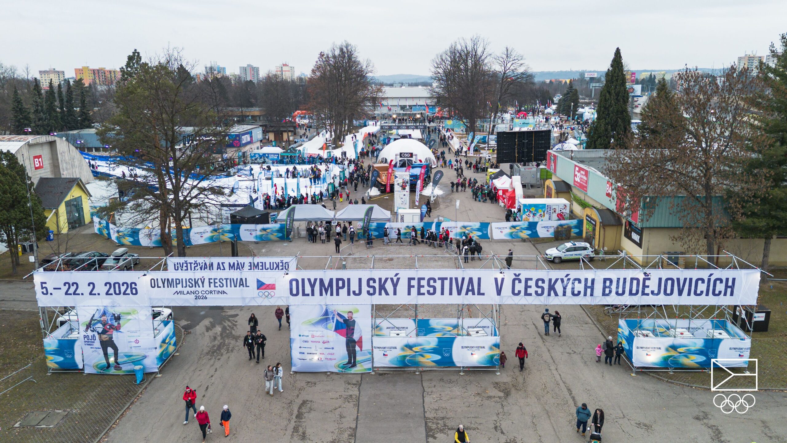 Letecký pohled na Olympijský festival 2026 — měřítko celonárodního eventu